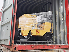 福瑞得机械外贸出口南非压路机包装发货
